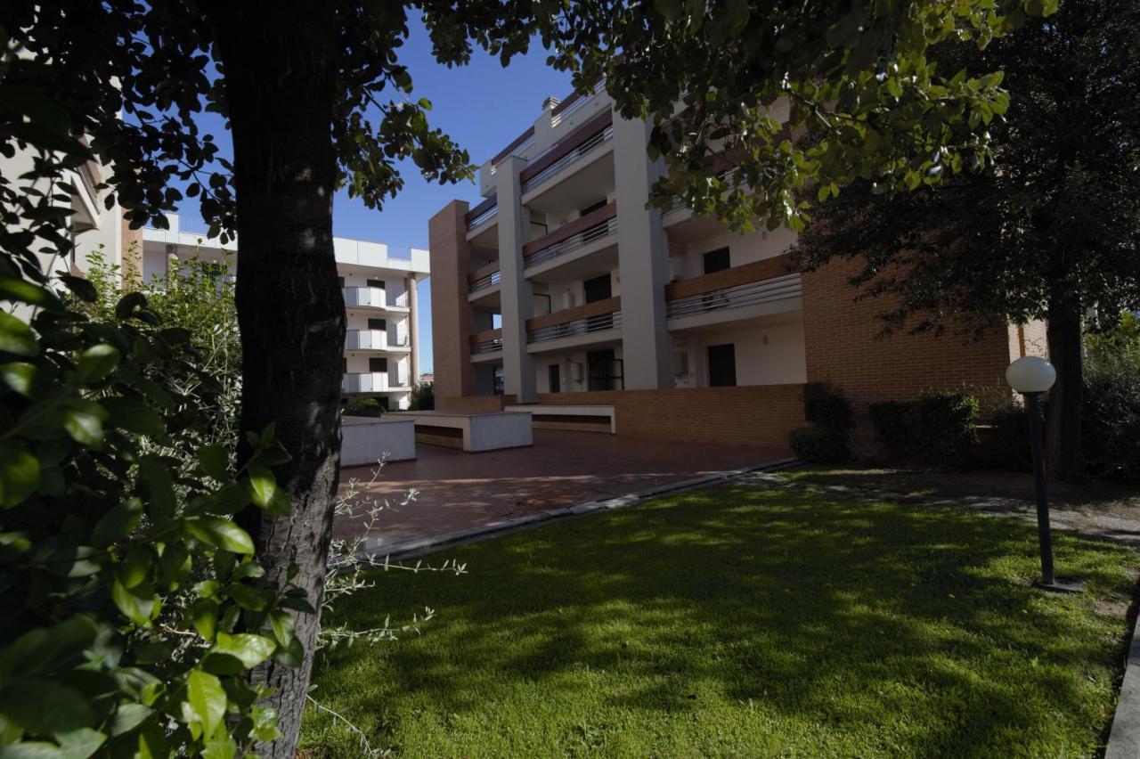 Le Residenze Di Santa Costanza - Mirto/Corbezzolo Lejlighedshotel San Vincenzo Eksteriør billede