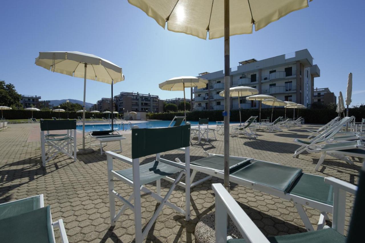 Le Residenze Di Santa Costanza - Mirto/Corbezzolo Lejlighedshotel San Vincenzo Eksteriør billede